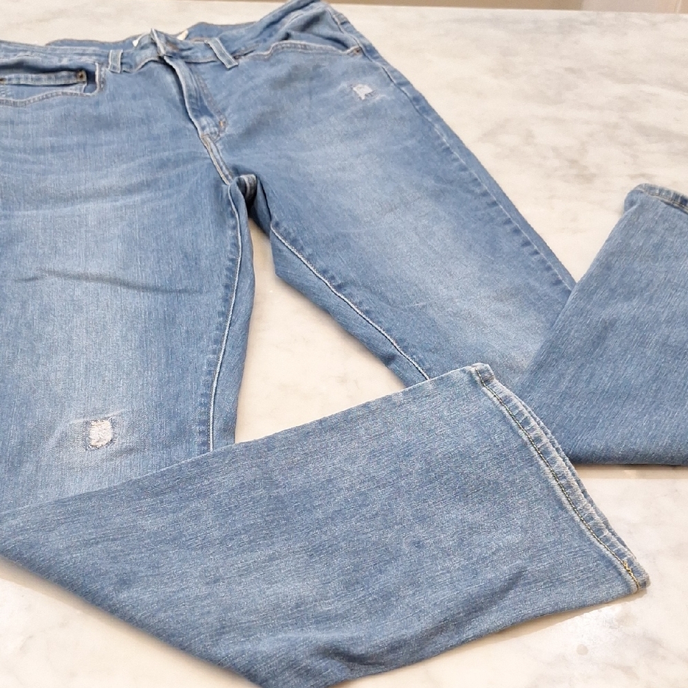 Levis 725 Medium Wash High Rise Bootcut Flare Sz 33 XL Stretch Distressing